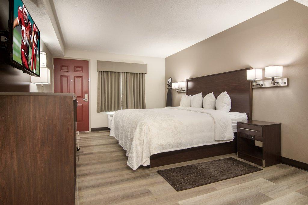 Red Roof Plus+ & Suites Эри Экстерьер фото